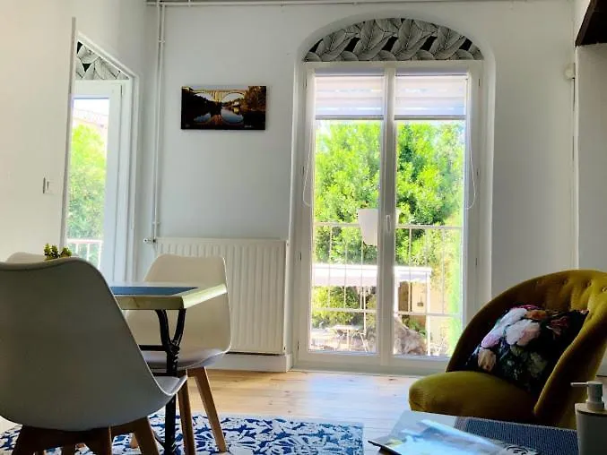 **  Hotel Le 9 en Cuisine à Rabastens France